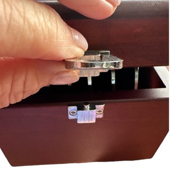 Vintage Rosewood Box with Six Round Silver Coasters - Picture 10 of 10